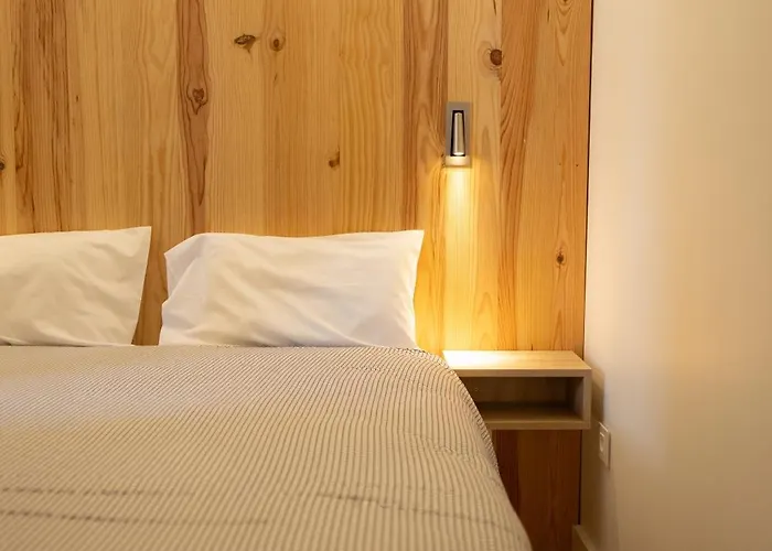 Le Bercail Nocleg ze śniadaniem Lacaze